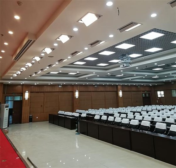 多功能會(huì)議室舞臺燈光效果